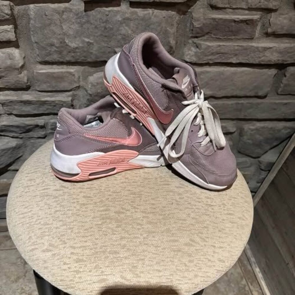 Nike Air Max cd6894-200 Girl Youth Size 6.5Y Condition is Pre-owned. - Picture 2 of 7